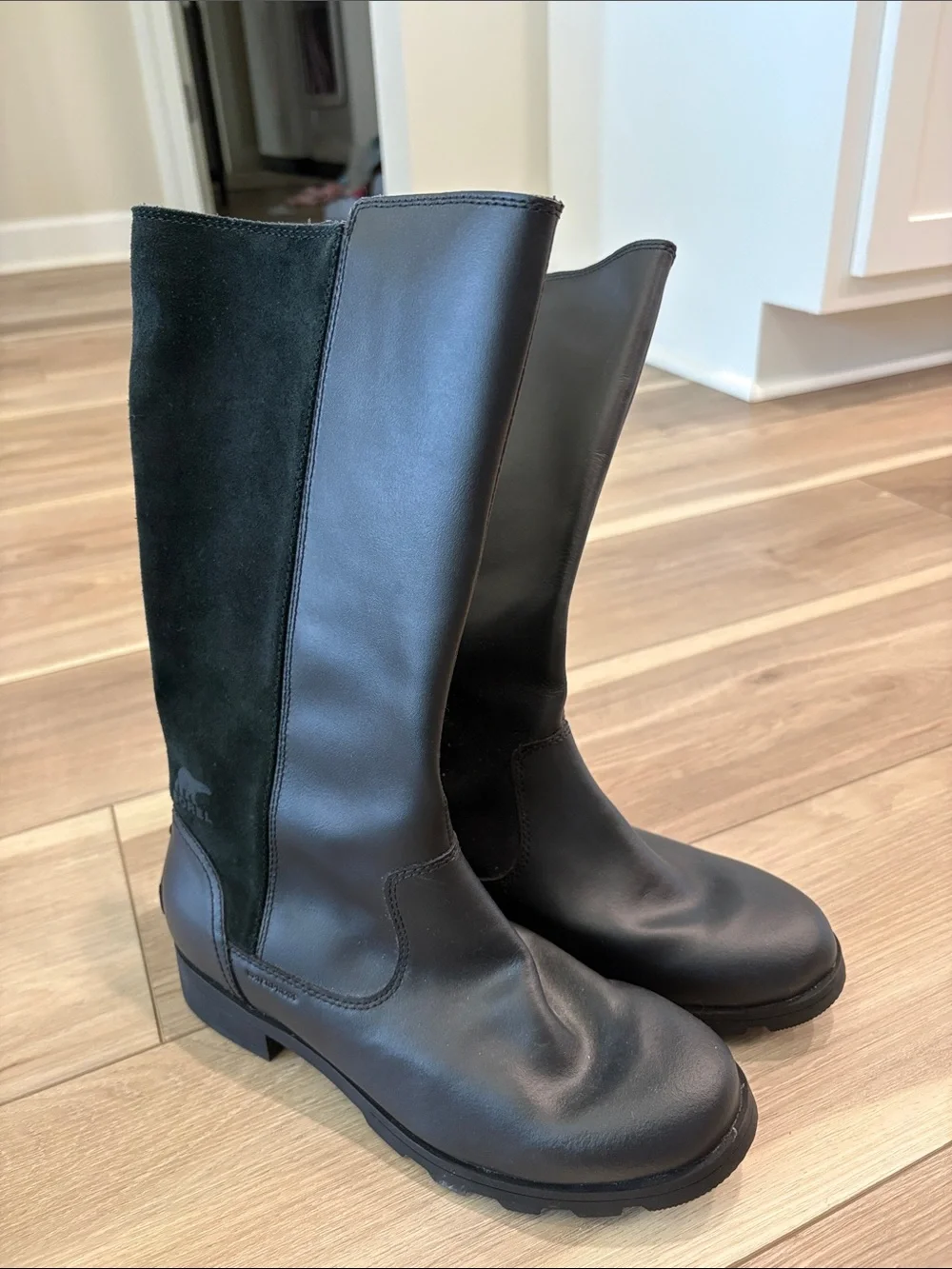 Sorel tall black boots size 5